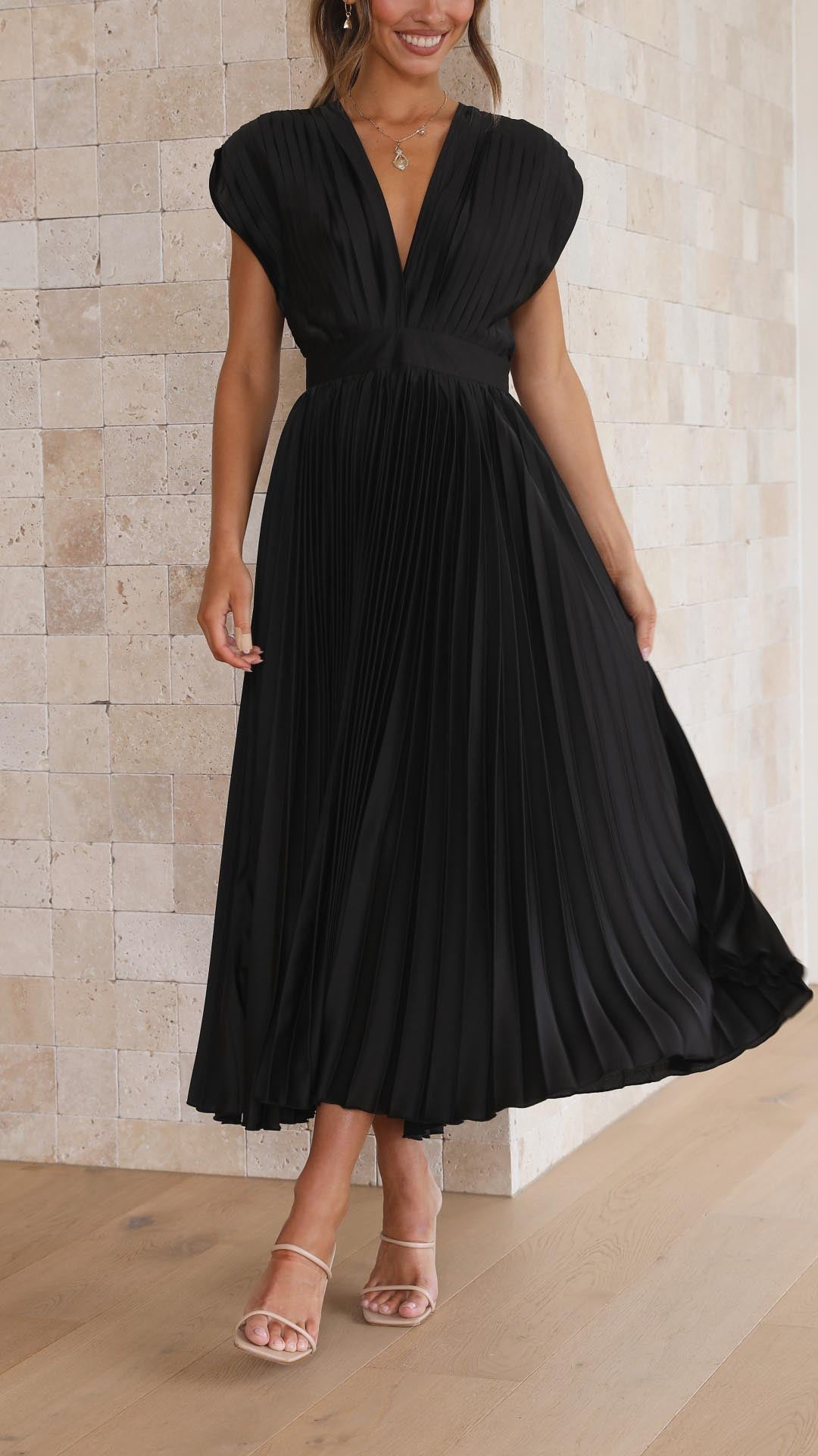 Marianne | Elegant Pleated Dress