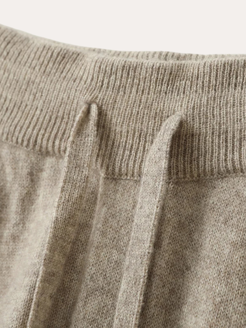Refined Cashmere Trousers – Beige
